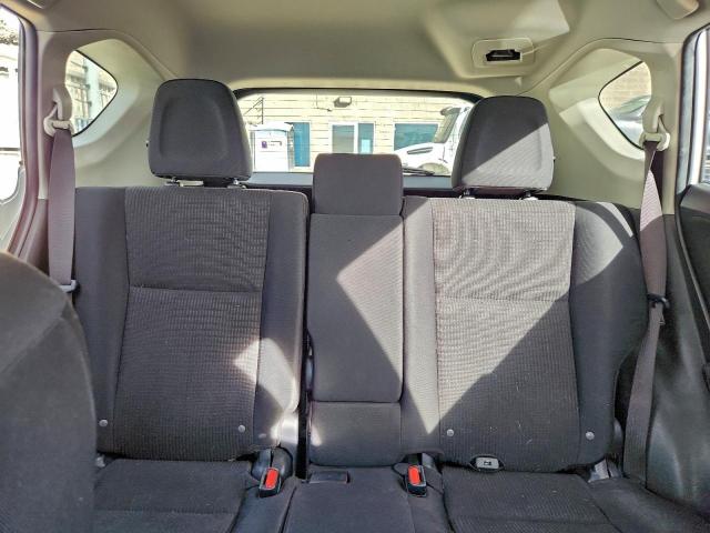 Toyota RAV4 Le Image 13