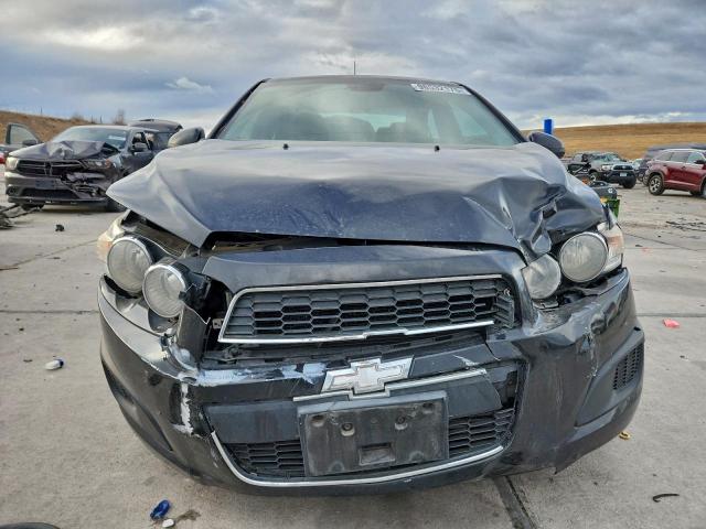 Chevrolet Sonic Lt Image 4