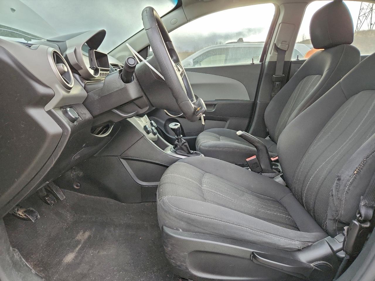 Chevrolet Sonic Lt Image 8