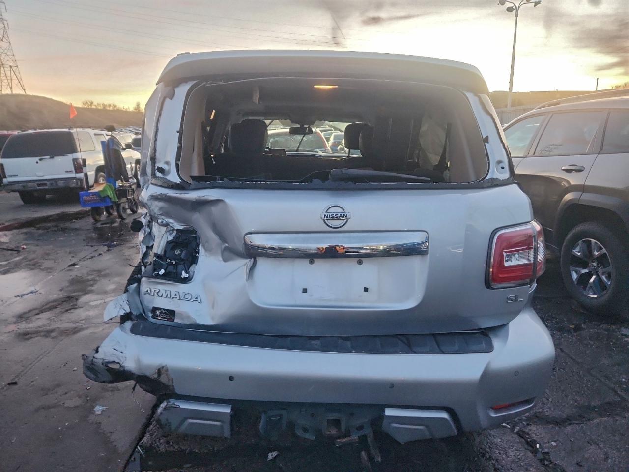 Nissan Armada Sv Image 3