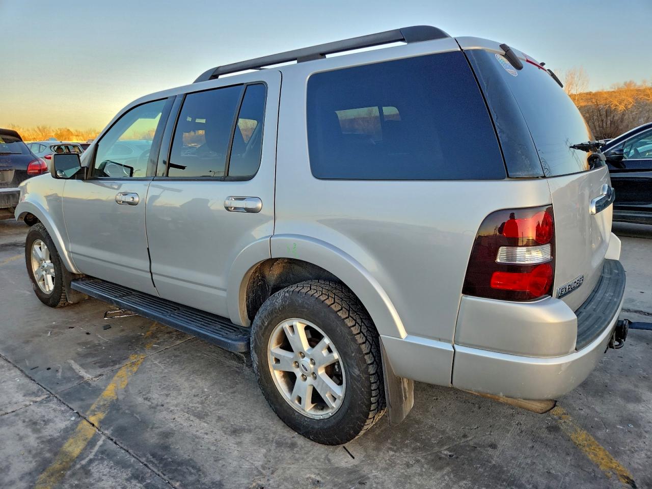 Ford Explorer Xlt Image 3