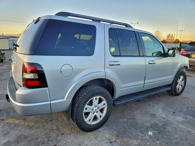 Ford Explorer Xlt Image 2