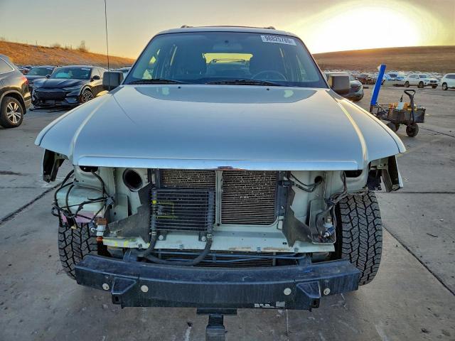 Ford Explorer Xlt Image 5