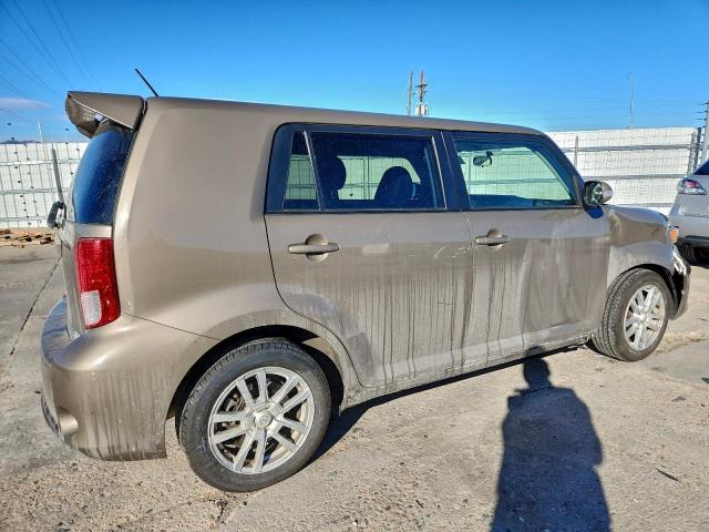 Toyota Scion Image 8