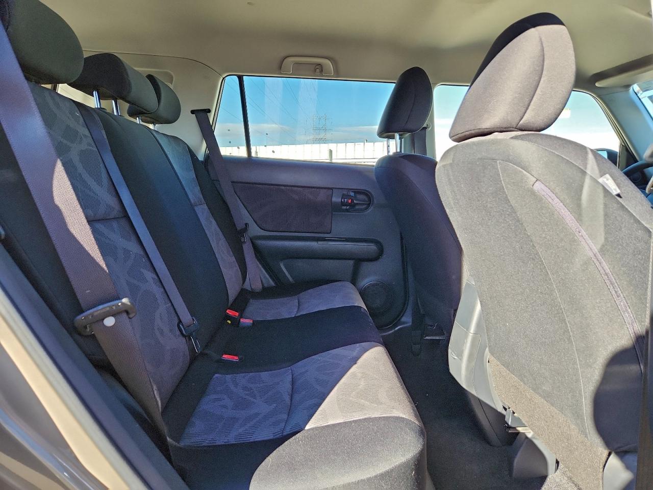 Toyota Scion Image 10