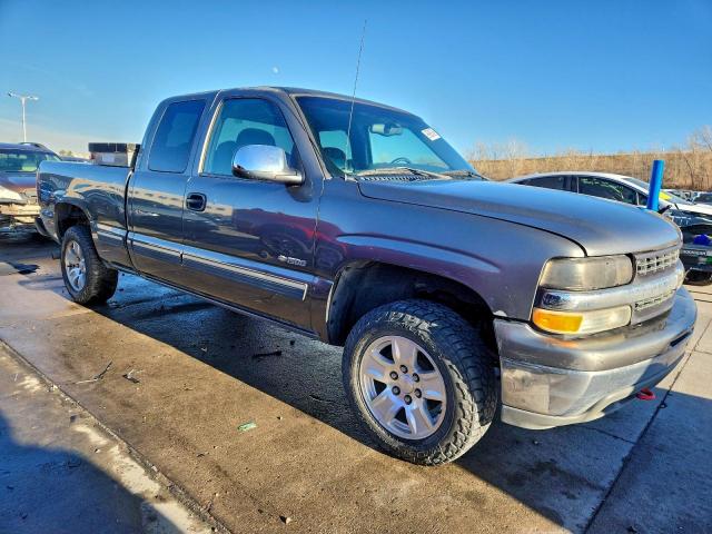 Chevrolet Silverado K1500 Image 4