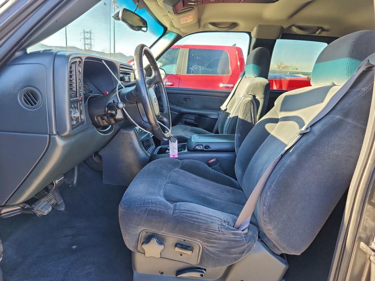 Chevrolet Silverado K1500 Image 12