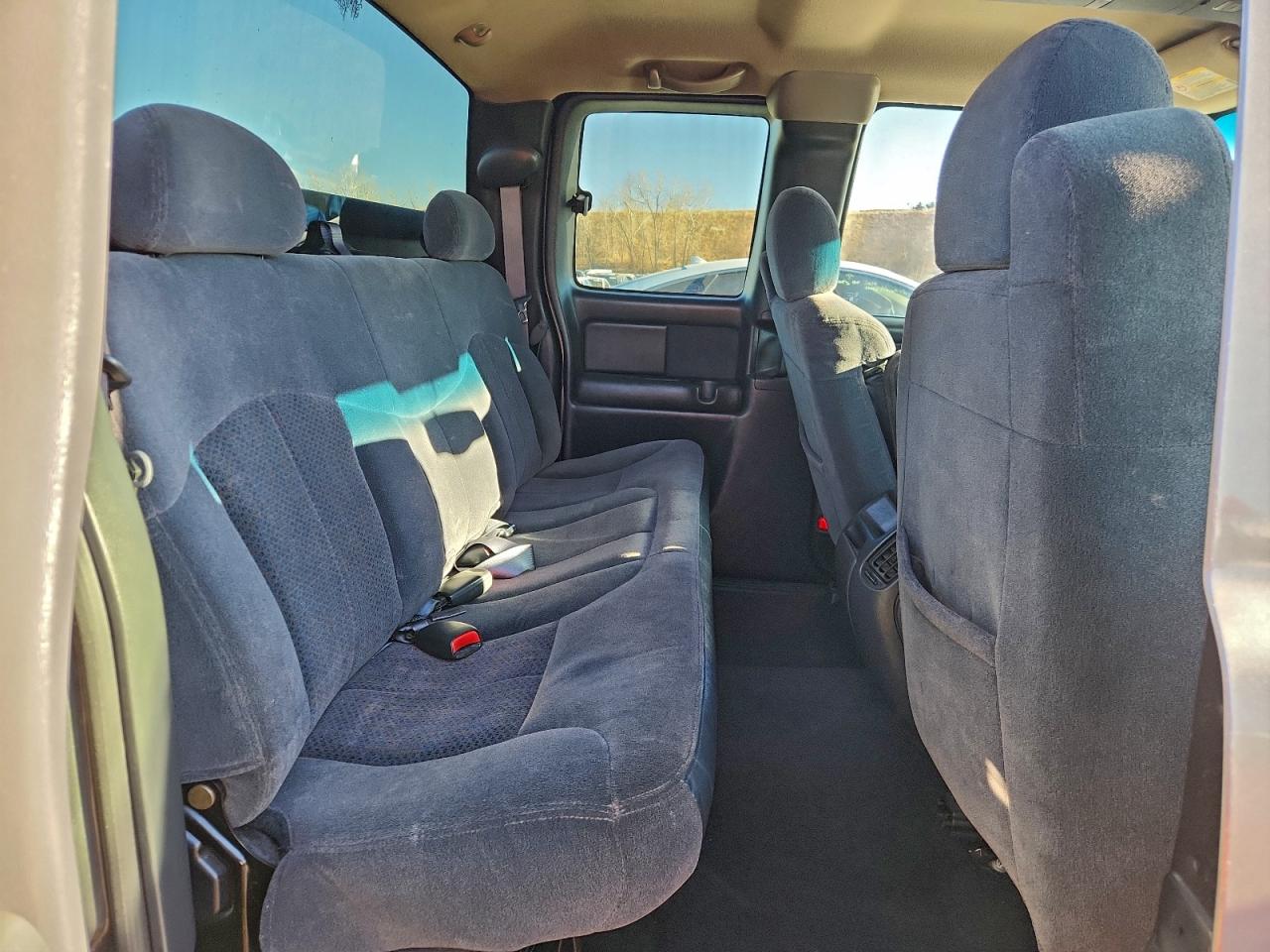 Chevrolet Silverado K1500 Image 6