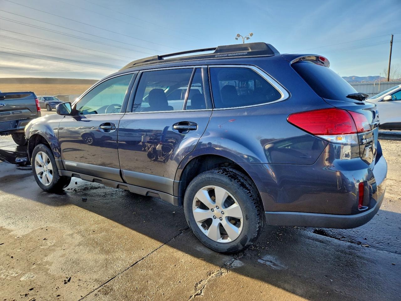 Subaru Outback 2.5i Premium Image 3