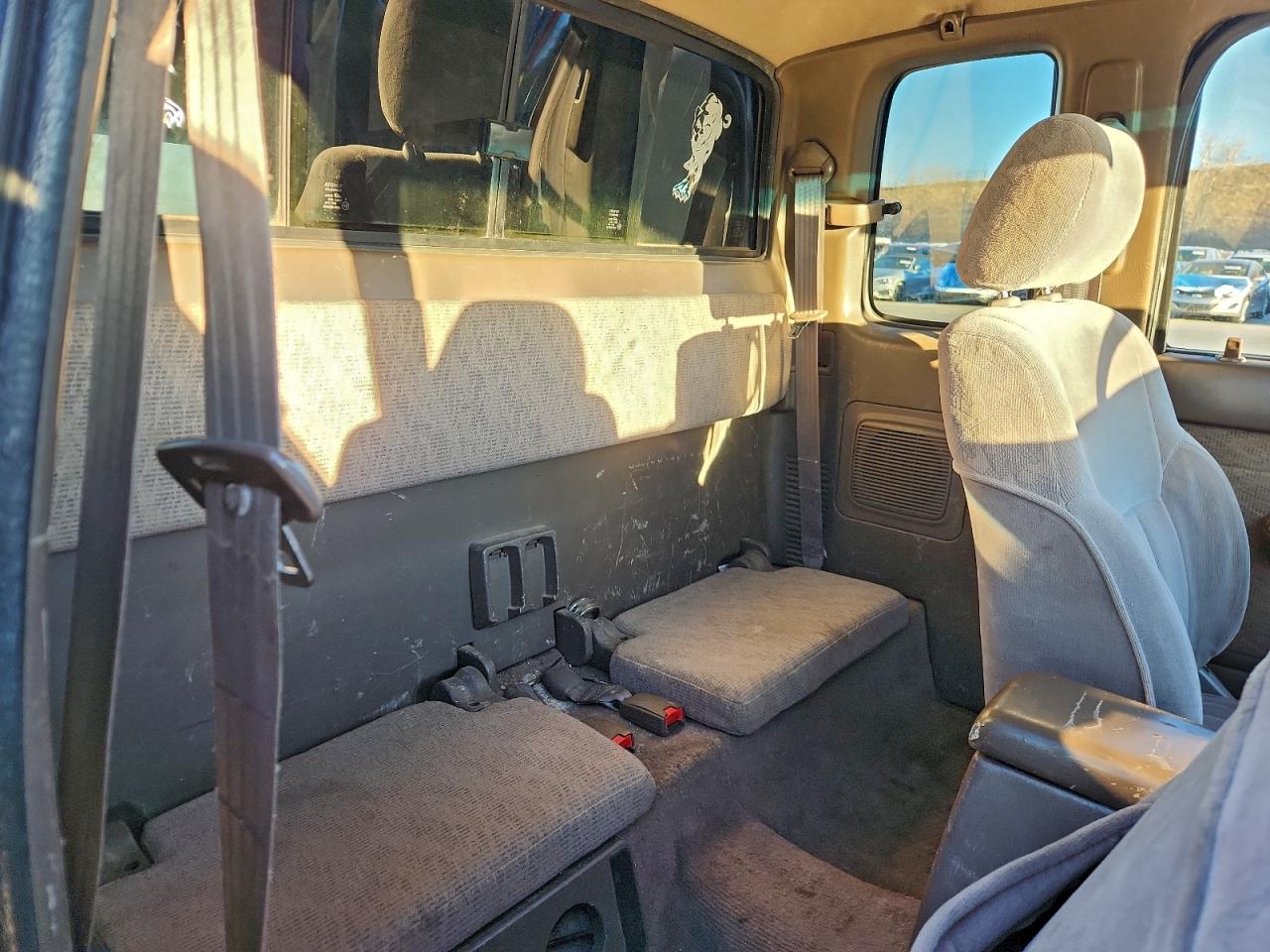 Toyota Tacoma Xtracab Image 10