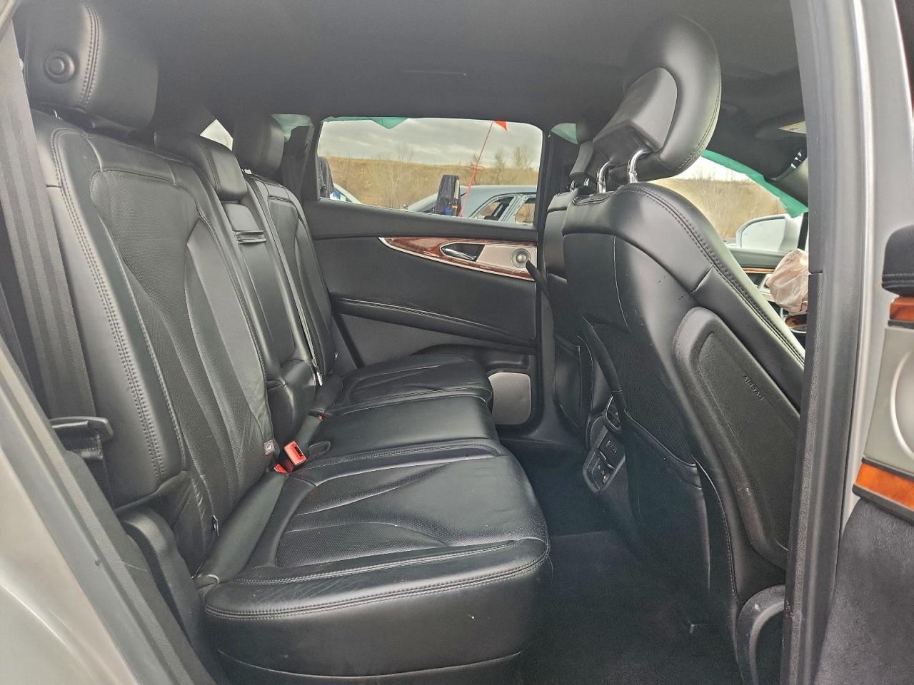 Lincoln MKX Reserve Image 2