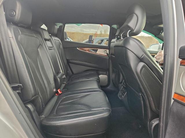 Lincoln MKX Reserve Image 2