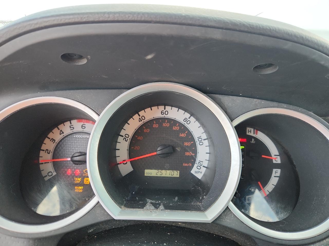 Toyota Tacoma Double Cab Image 9