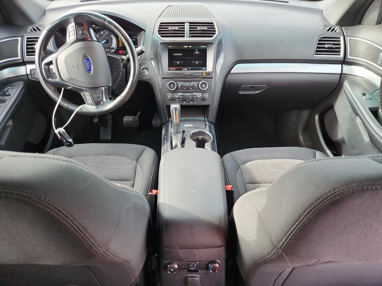 Ford Explorer Xlt Image 6