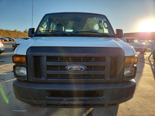 Ford Econoline E350 Super Duty Wagon Image 6