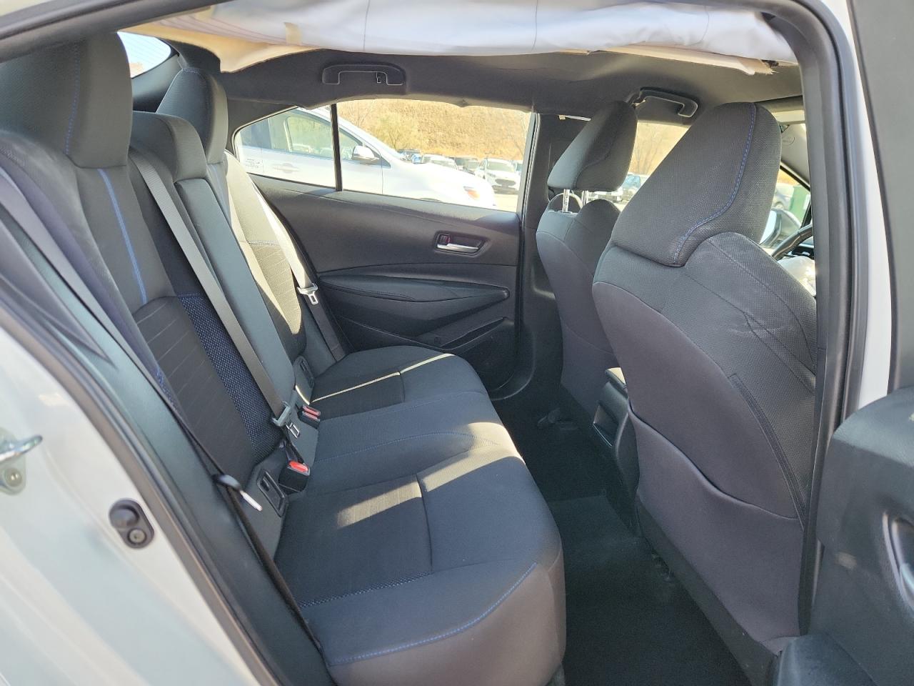 Toyota Corolla Se Image 10