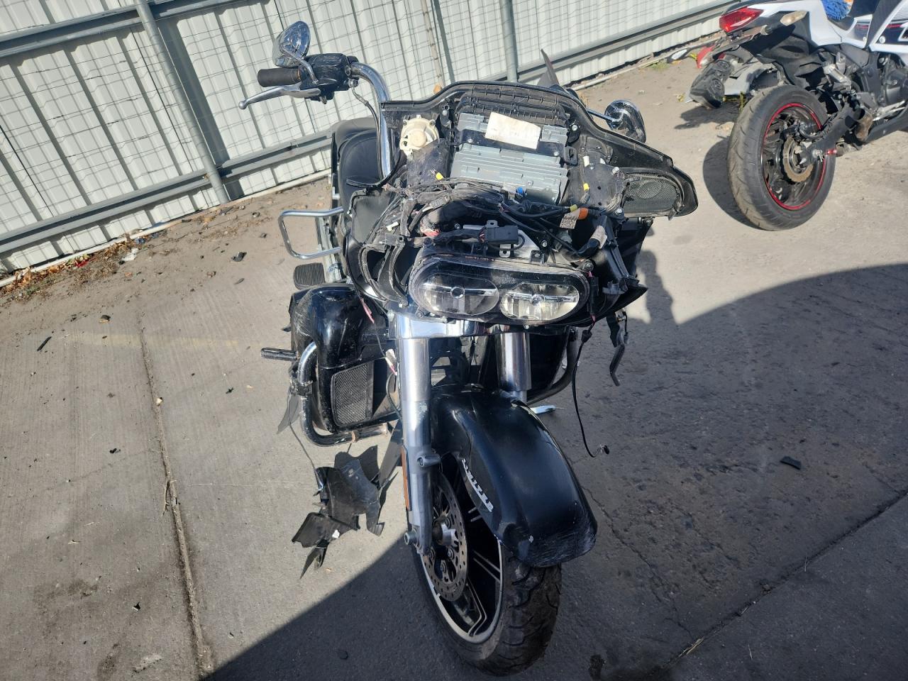 Harley-Davidson Fltrk Image 2