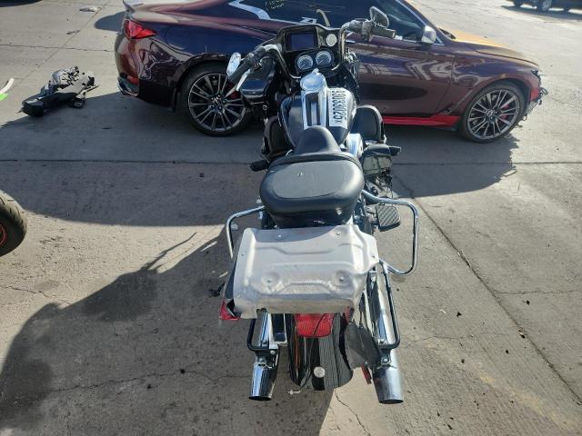 Harley-Davidson Fltrk Image 4