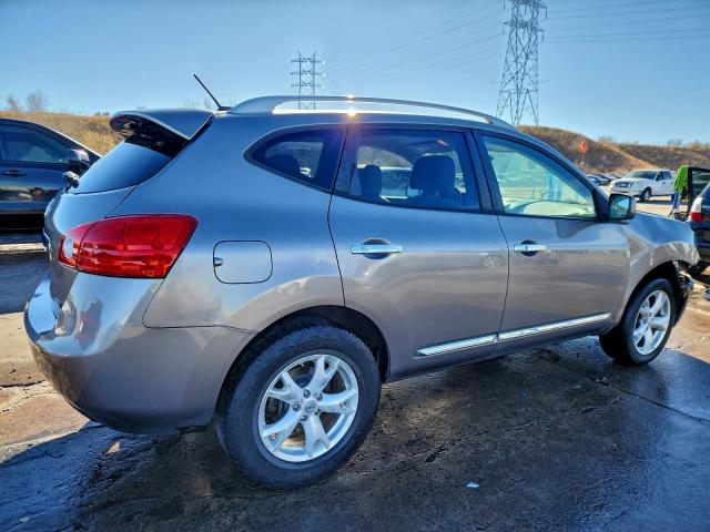 Nissan Rogue S Image 3