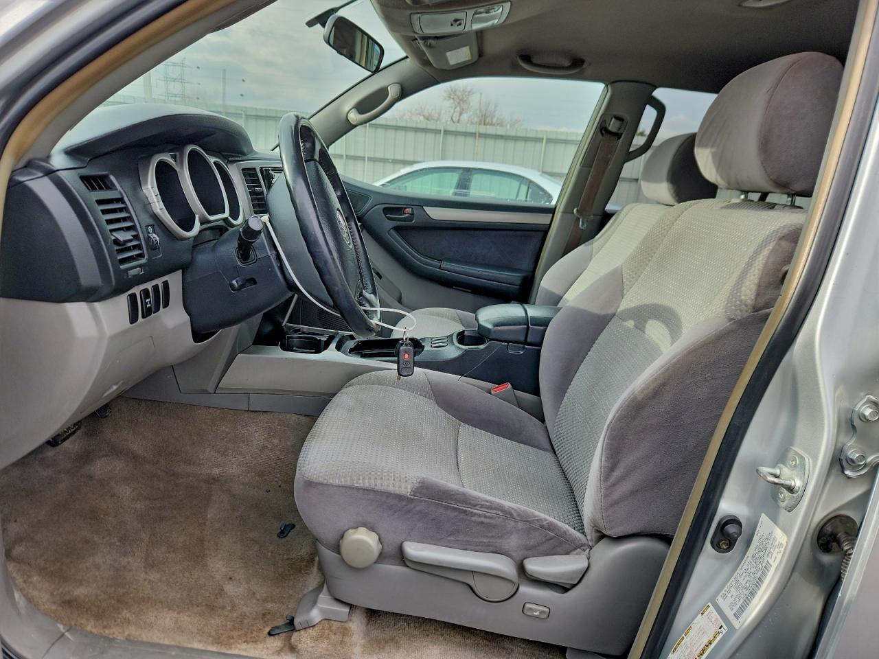 Toyota 4Runner Sr5 Image 10