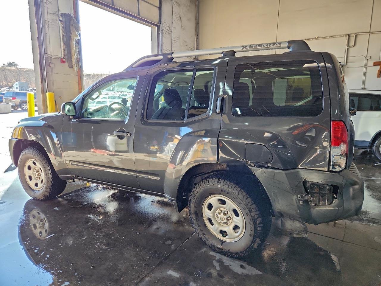 Nissan Xterra X Image 9