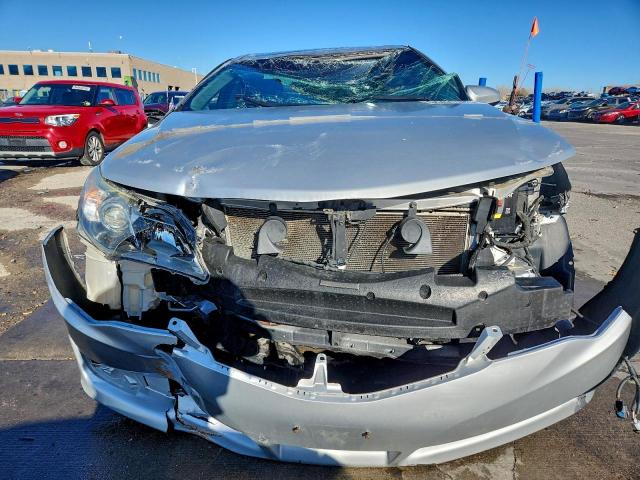 Toyota Camry Se Image 6