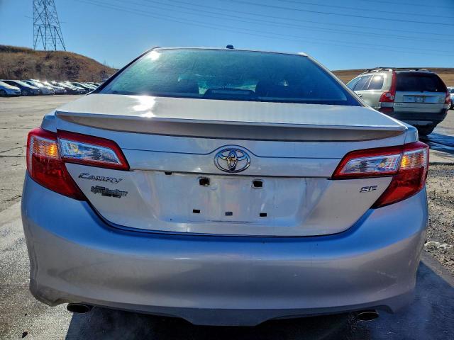 Toyota Camry Se Image 4