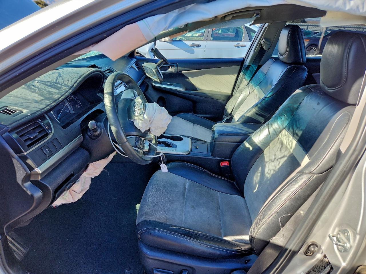 Toyota Camry Se Image 7