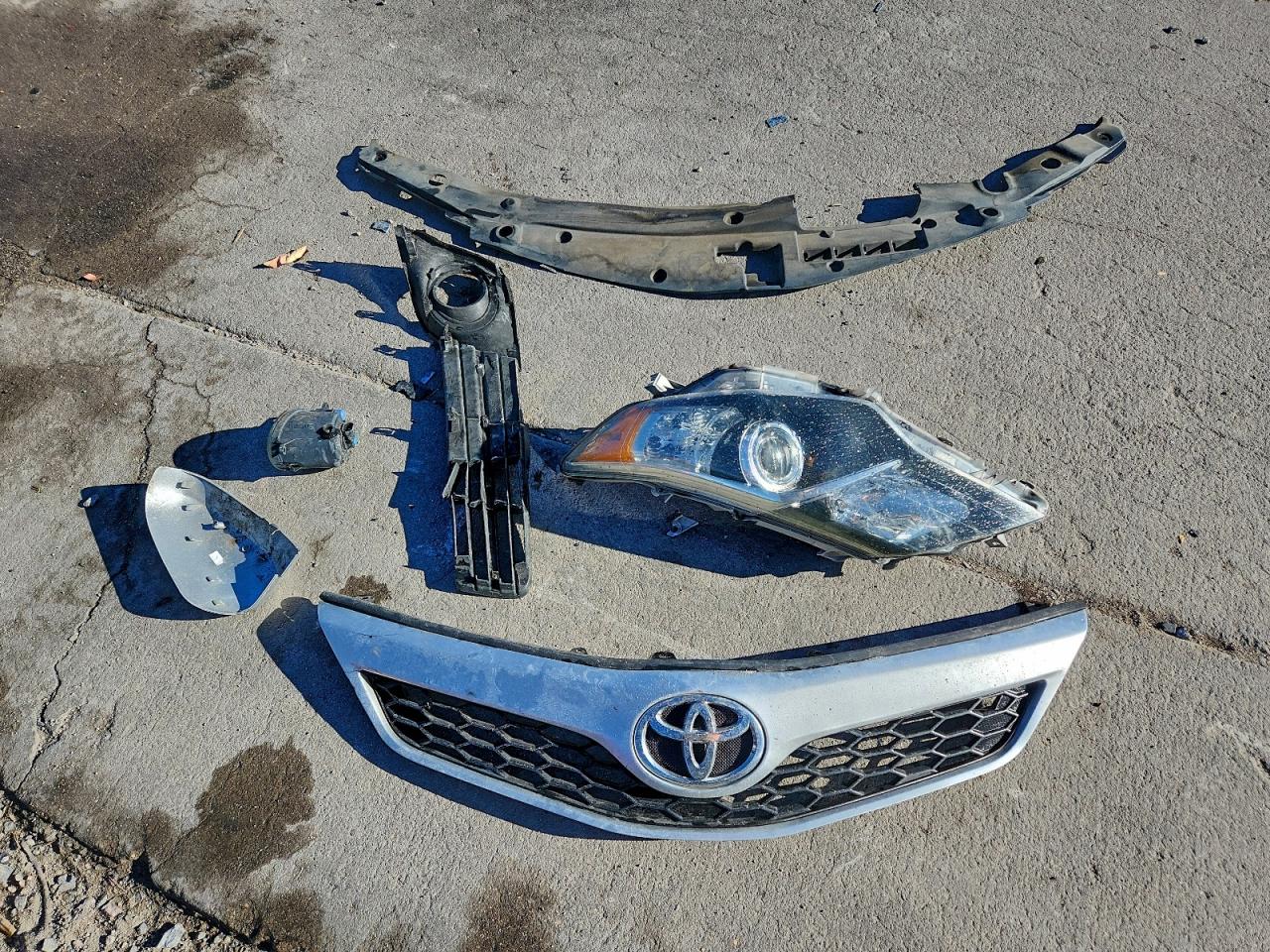 Toyota Camry Se Image 9