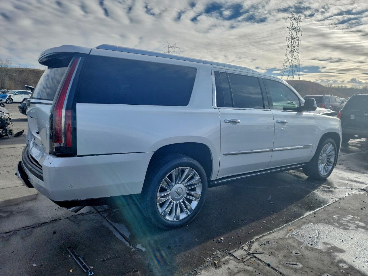 Cadillac Escalade Esv Platinum Image 3