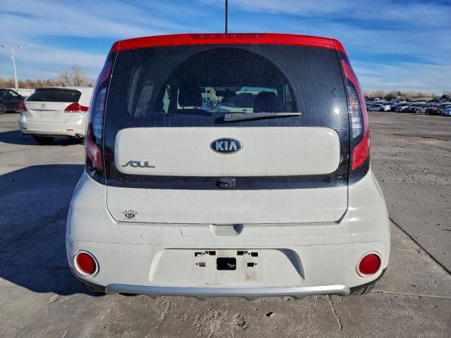 Kia Soul + Image 11