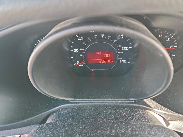 Kia Soul + Image 12
