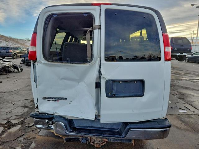 Chevrolet Express Lt Image 6