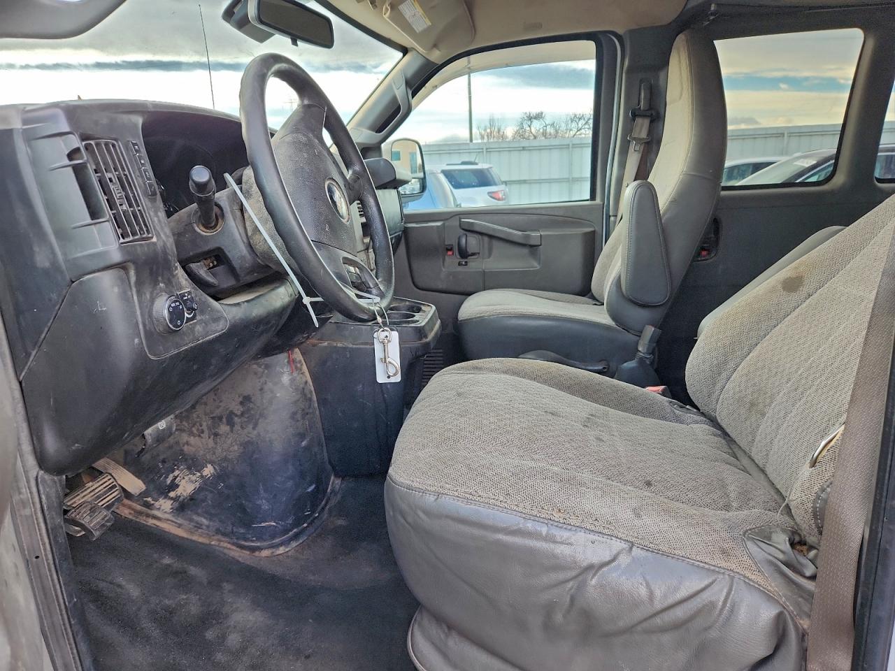 Chevrolet Express Lt Image 11