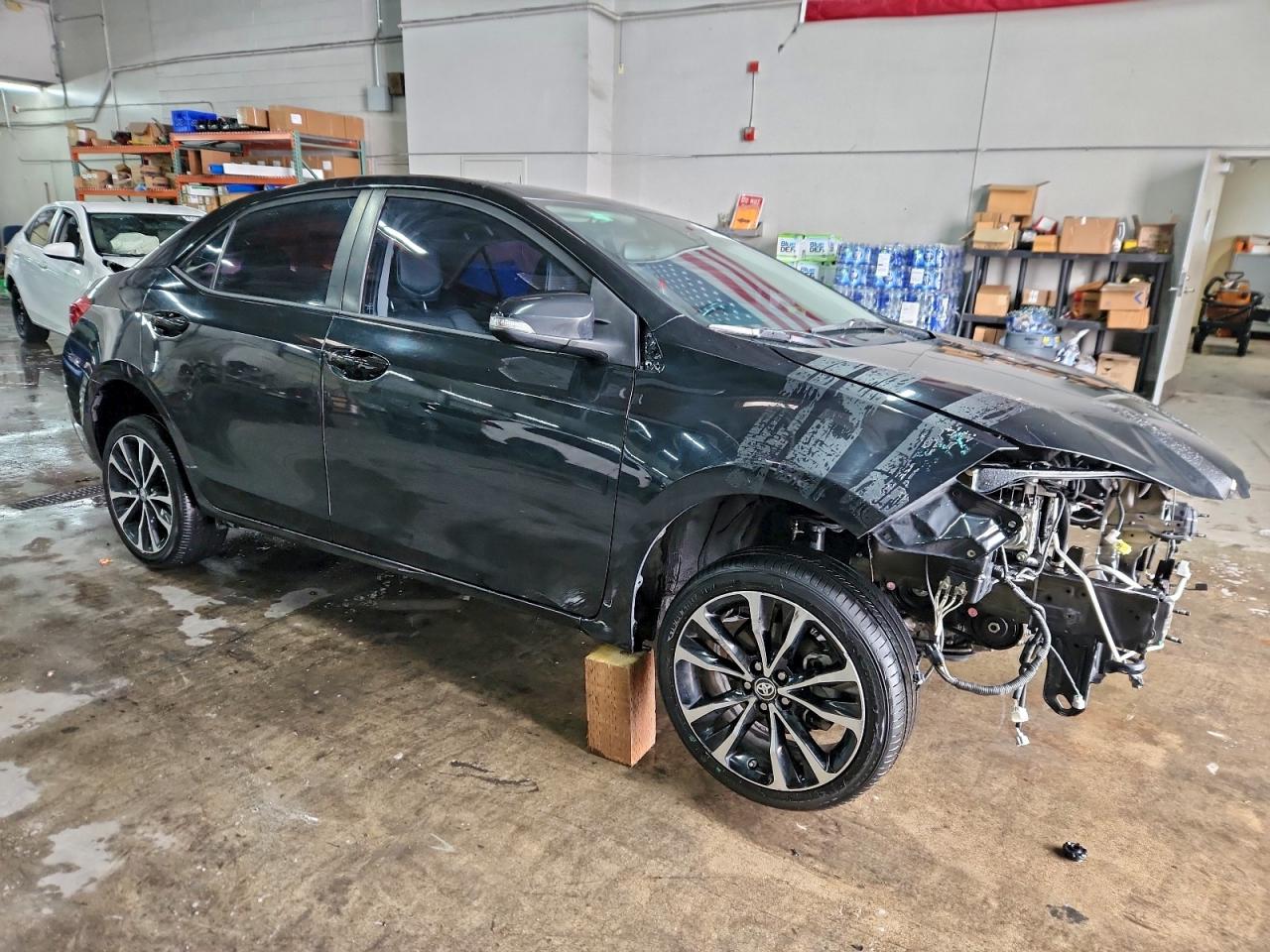 Toyota Corolla L Image 12