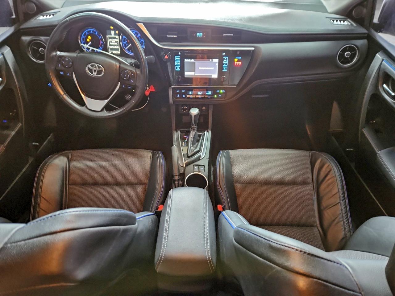 Toyota Corolla L Image 7