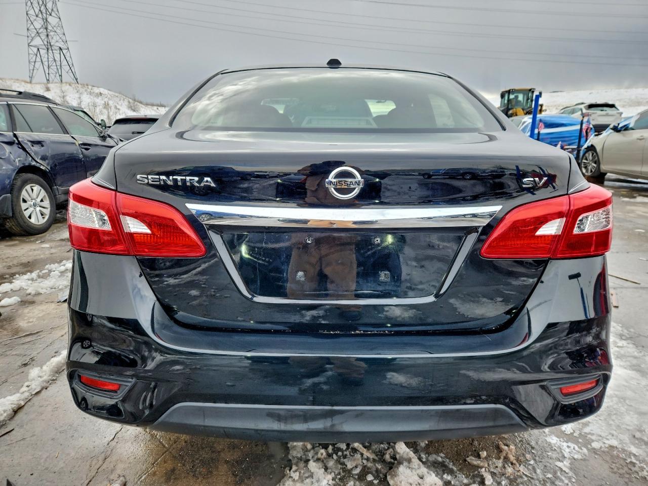 Nissan Sentra S Image 4