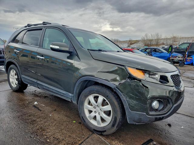 Kia Sorento Base Image 8