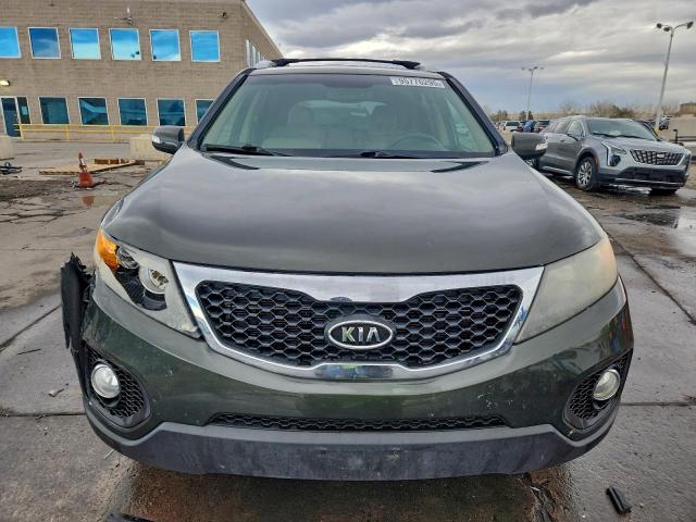 Kia Sorento Base Image 12