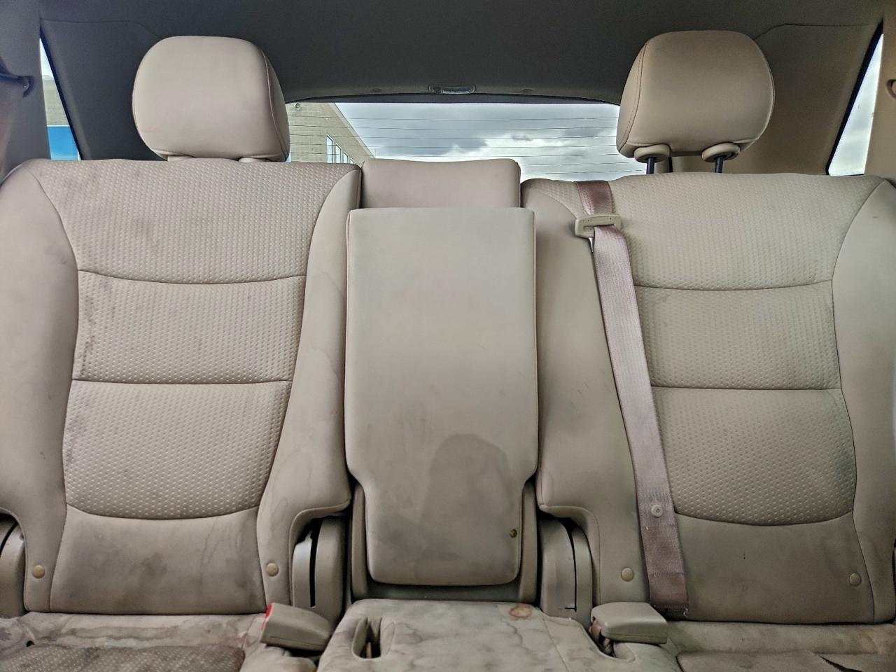 Kia Sorento Base Image 13
