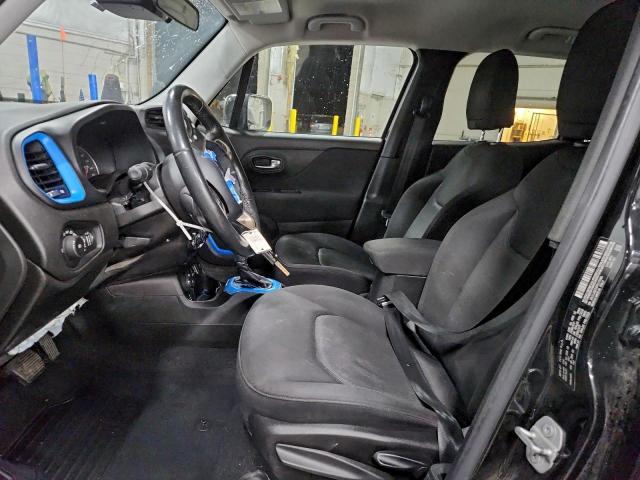 Jeep Renegade Latitude Image 2