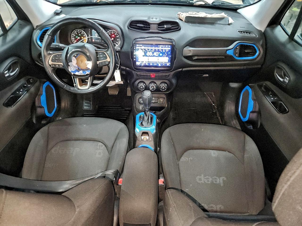 Jeep Renegade Latitude Image 11