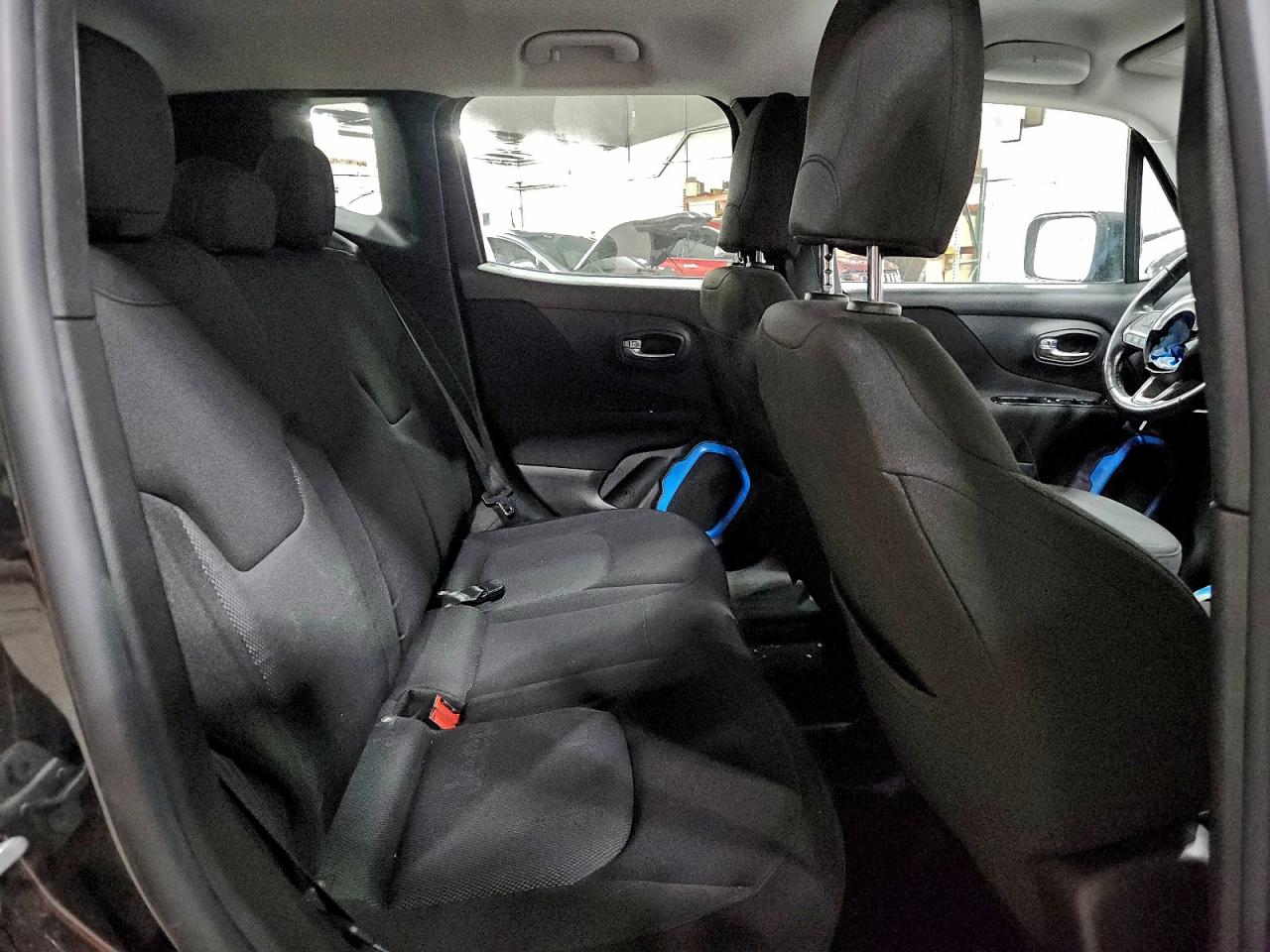 Jeep Renegade Latitude Image 10