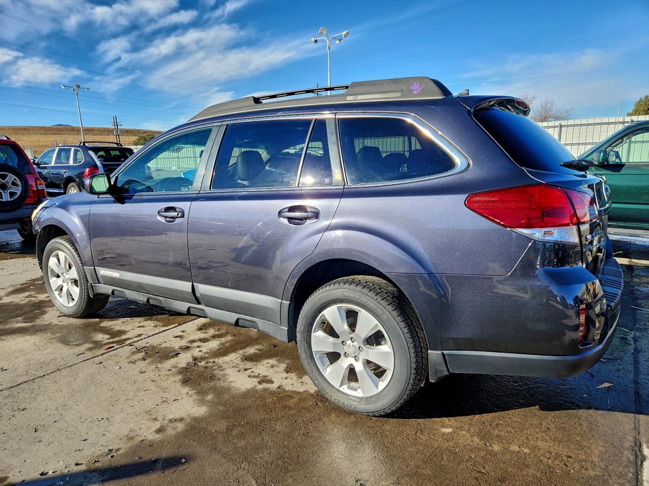 Subaru Outback 2.5i Limited Image 2