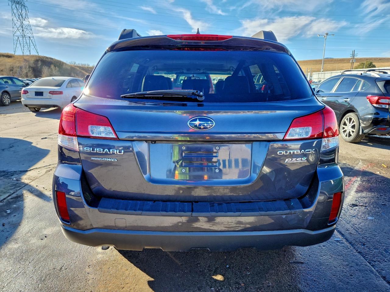 Subaru Outback 2.5i Limited Image 6