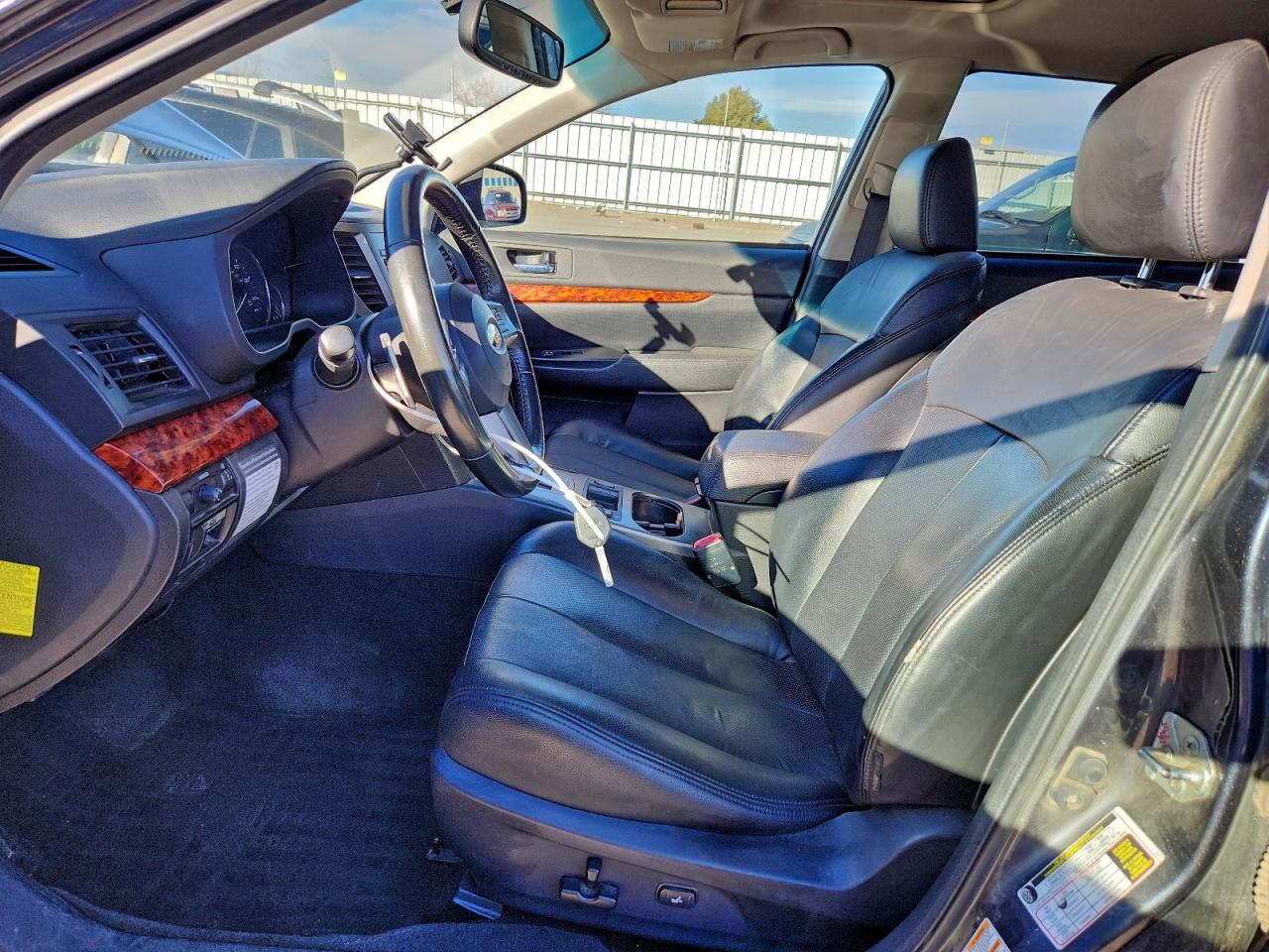 Subaru Outback 2.5i Limited Image 14