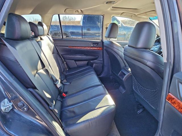 Subaru Outback 2.5i Limited Image 9
