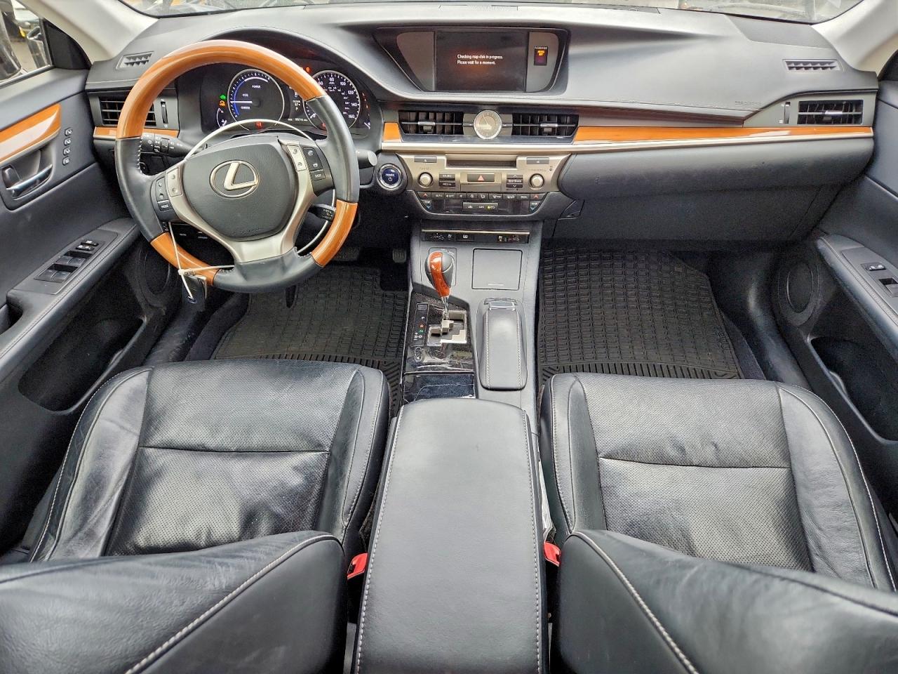 Lexus Es 300h Image 6