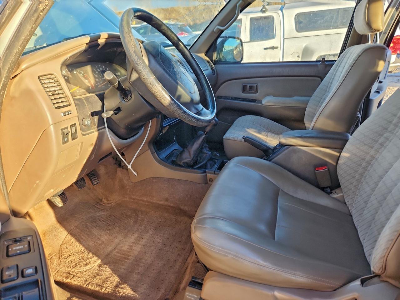 Toyota 4Runner Sr5 Image 13