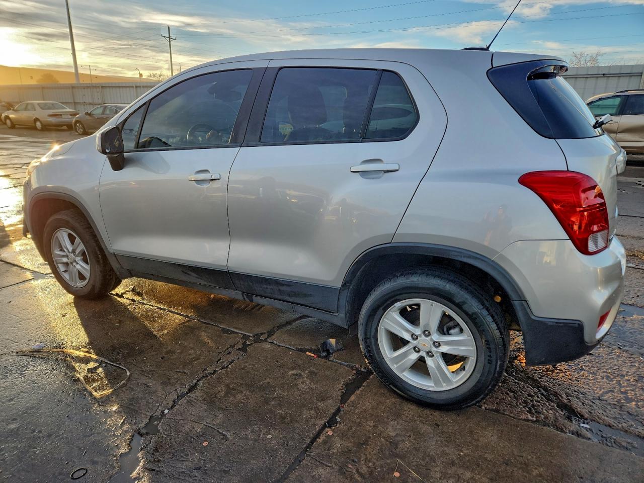 Chevrolet Trax Ls Image 5